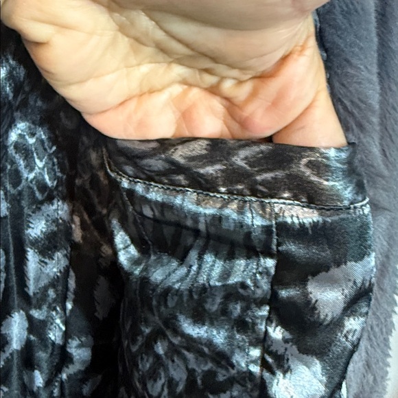 Regal Grey Faux Fur Coat - hooded - with pockets - animal print lining - XS-Med - Picture 6 of 11